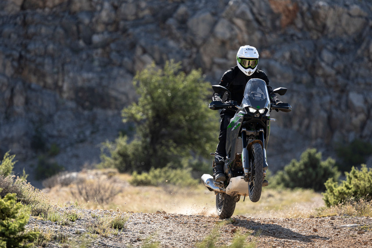Kawasaki Dévoile la Nouvelle KLE650 | Kawasaki